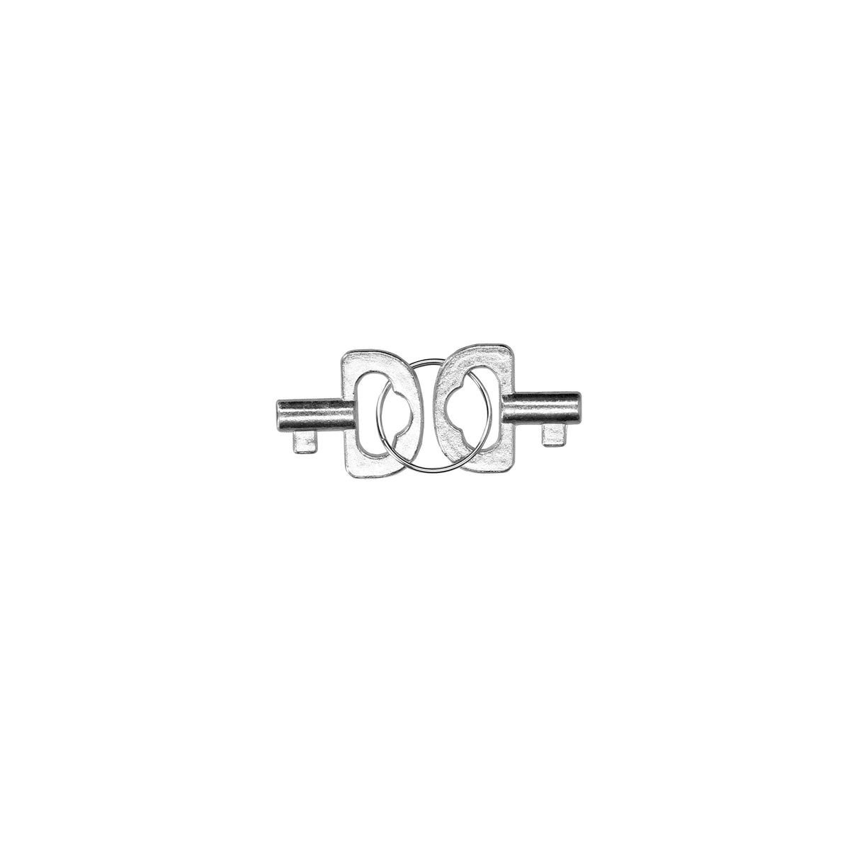 Два сребристи метални ключа за белезниците на Ouch! Spreader Bar, свързани с малък метален пръстен, на бял фон