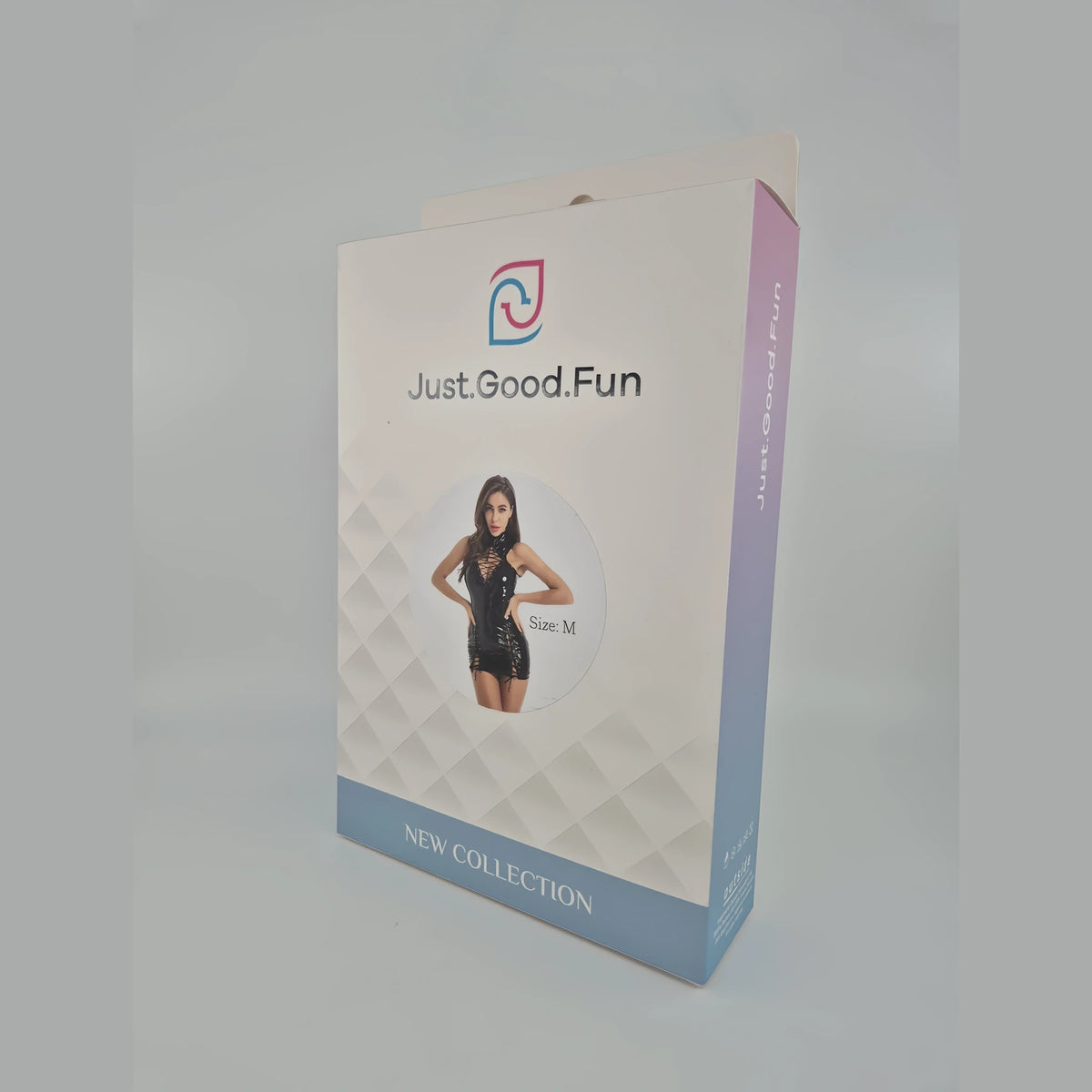Кутия на wetlook мини рокля в черно, размер M, с логото Just.Good.Fun, надпис New Collection и модел на лицевата страна