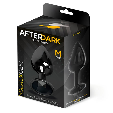 Черна кутия на Black Gem размер M от серията After Dark by LateToBed с реален размер на продукта: дължина 8,2 см, диаметър 3,4 см, тегло 86 г