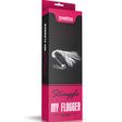 Розово-черна кутия на бич Struggle My Flogger на Lovetoy, на предния панел е изобразен бичът с бели ресни и дръжка с примка