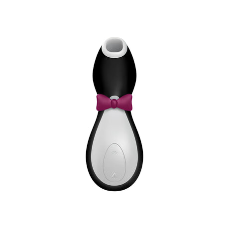 Satisfyer Penguin – клитор стимулатор във форма на пингвин, изглед отпред: черно-бяло тяло, бордо папийонка и сензорен бутон