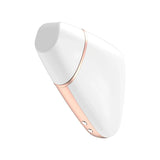 Satisfyer Love Triangle в бяло с розовозлатисти ленти, страничен изглед със сивия силиконов накрайник и две зарядни контакта отдолу