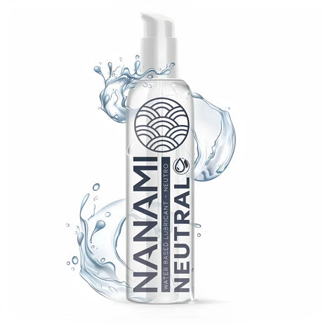 Лубрикант Nanami 150ml – прозрачна бутилка с помпа и надпис Neutral, на водна основа, сред пръски вода
