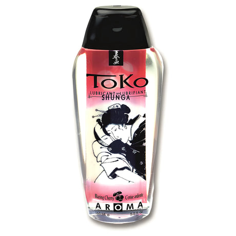 Прозрачна бутилка Shunga Toko Aroma с черна капачка и червено-розов етикет с японска илюстрация, аромат Blazing Cherry, 165 мл