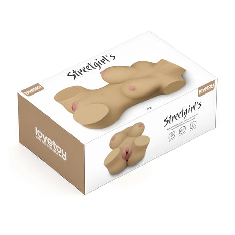 Кутията на Streetgirl's No. 5 на Lovetoy в кафяво и бяло, с надпис Streetgirl's и изображение на торса отпред и отзад