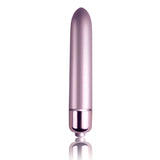 Мини вибратор Touch of Velvet Soft Lilac в люляков цвят, изправен, с матова повърхност и лъскава метална основа