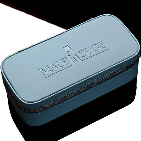 Син калъф с цип за Male Edge Basic, затворен, с релефно лого Male Edge на капака, изглед отгоре и отстрани