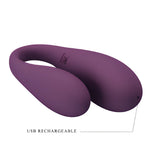 Вибратор за двойки August на Pretty Love в лилаво, U-образна форма, с надпис USB RECHARGEABLE към порта за зареждане